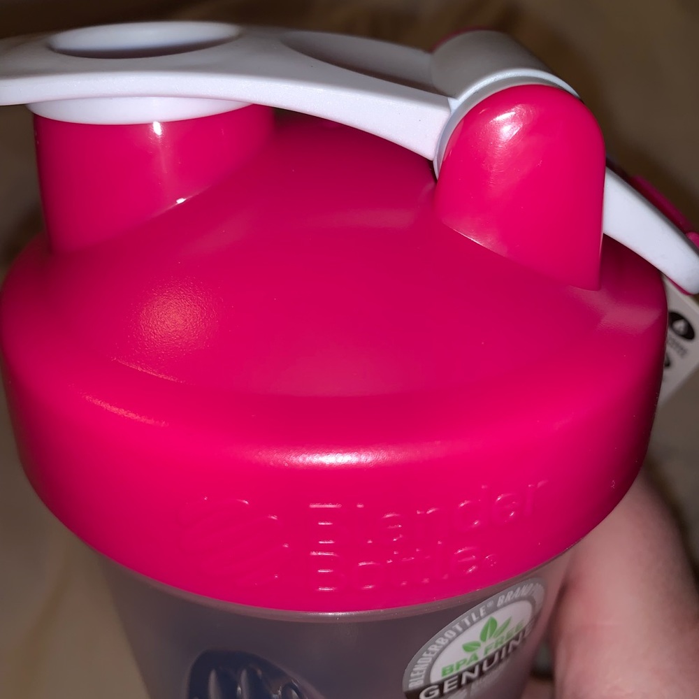 BlenderBottle Classic Series 20oz - Picture 2 of 3